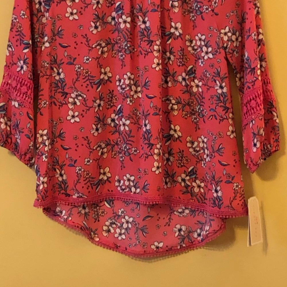 2/$15 NWT Top w/ Elastic Wrist B13 - Picture 4 of 7